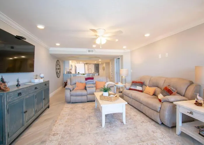 Oceanside Treasure By Golden Coast Holiday home *
