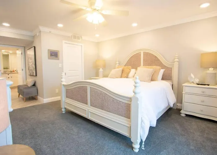 Oceanside Treasure By Golden Coast Holiday home Clearwater Beach