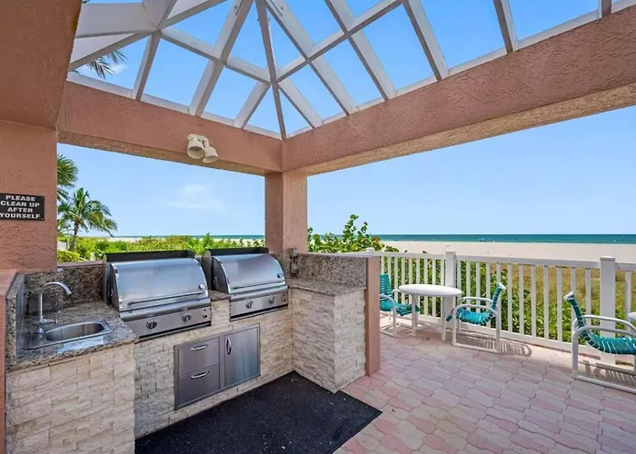 Oceanside Treasure By Golden Coast Holiday home *